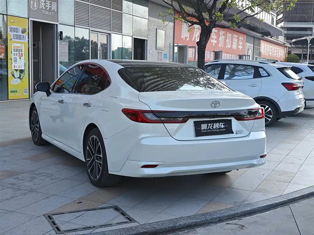 Toyota Camry — миниатюра 7