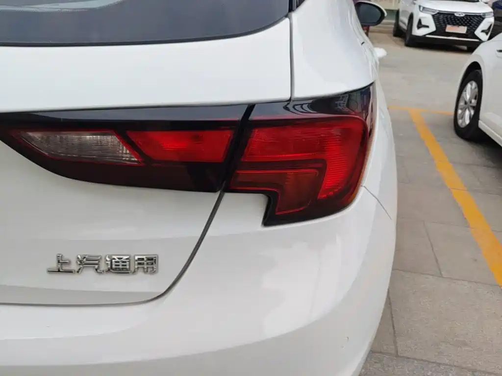 Buick Verano — миниатюра 8