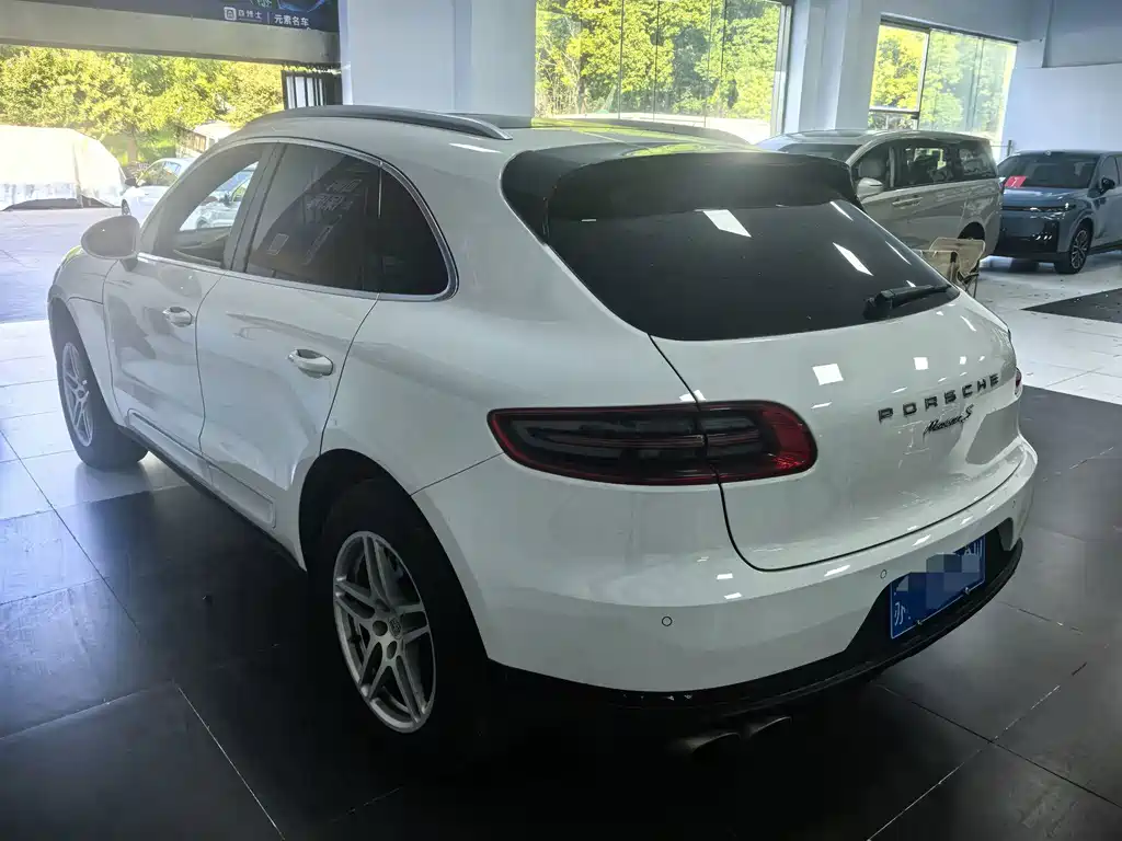 Porsche Macan — миниатюра 7