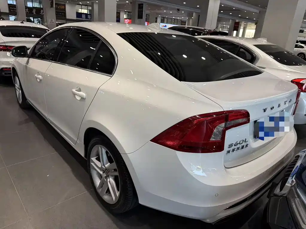 Volvo S60 — миниатюра 3