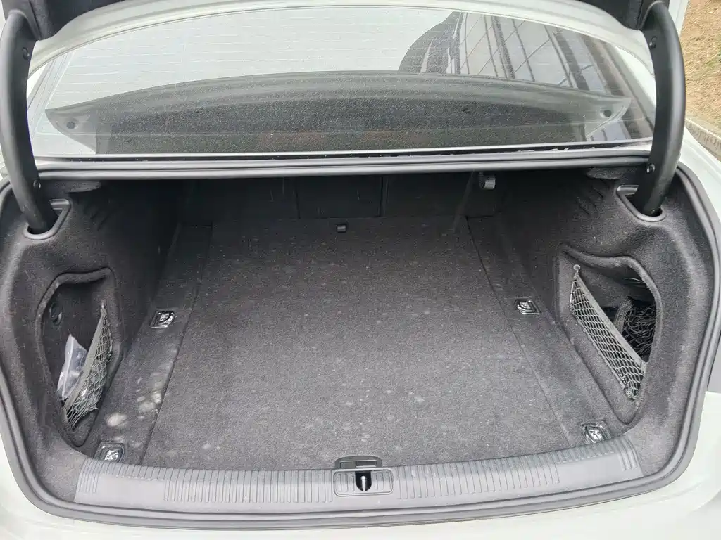 Audi A4L — миниатюра 13