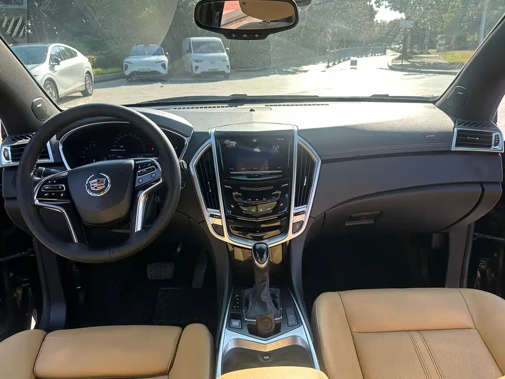 Cadillac SRX — миниатюра 16