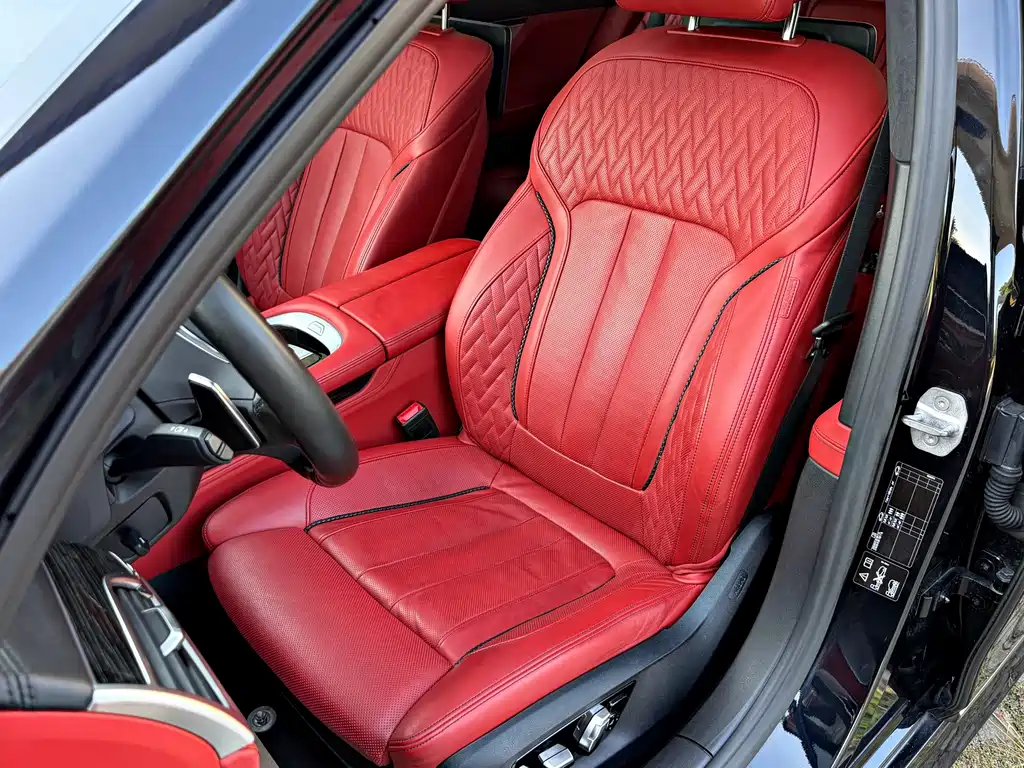 BMW 7 Series — миниатюра 6