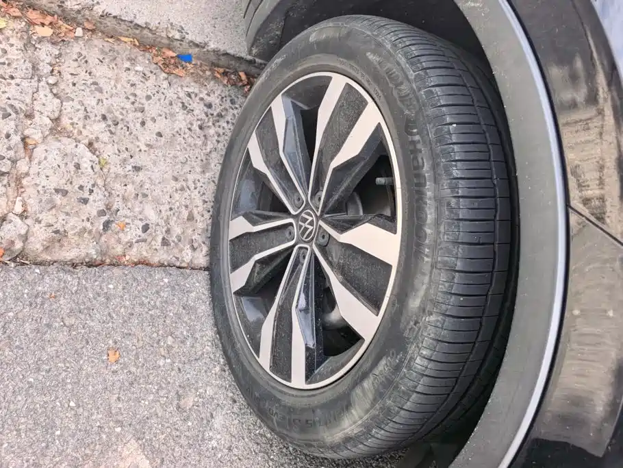 Volkswagen Tiguan L — миниатюра 6