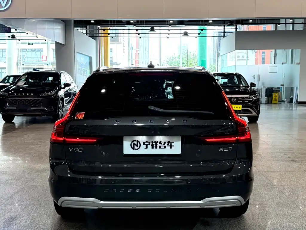 Volvo V90 2024 Cross Country B5 AWD