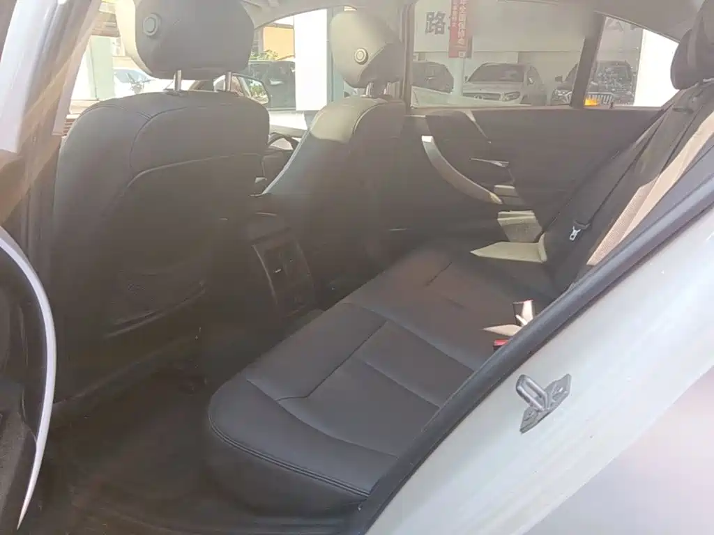 BMW 3 Series — миниатюра 17