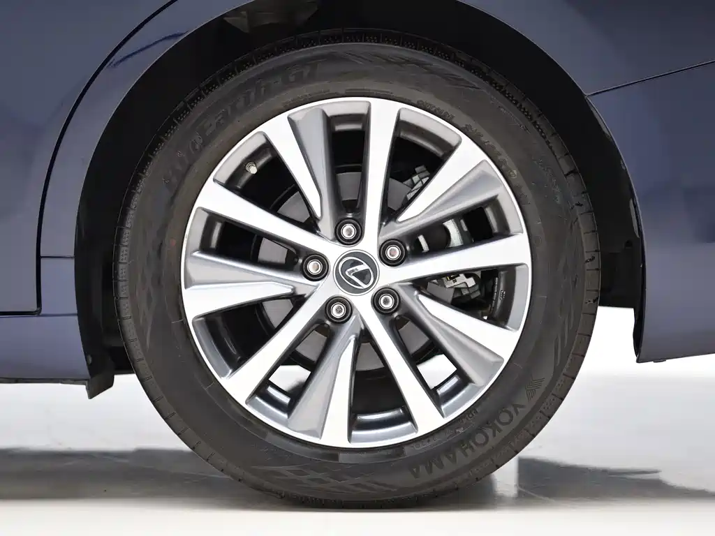 Lexus ES — миниатюра 24