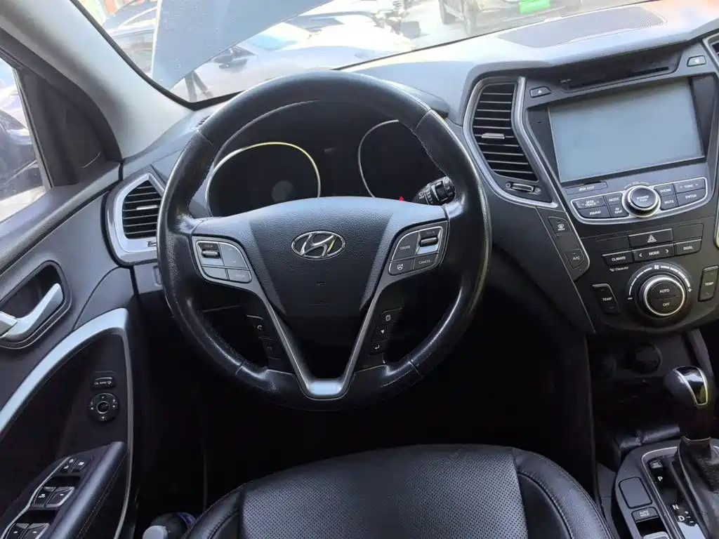 Hyundai Santa Fe — миниатюра 3