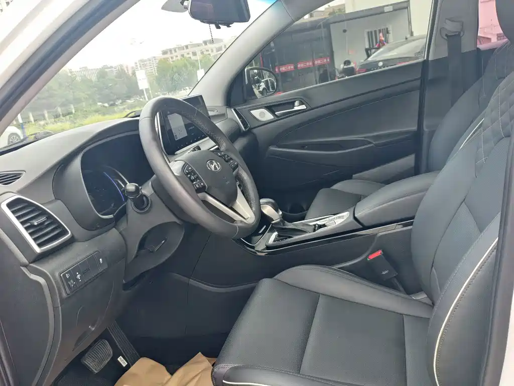 Hyundai Tucson — миниатюра 15