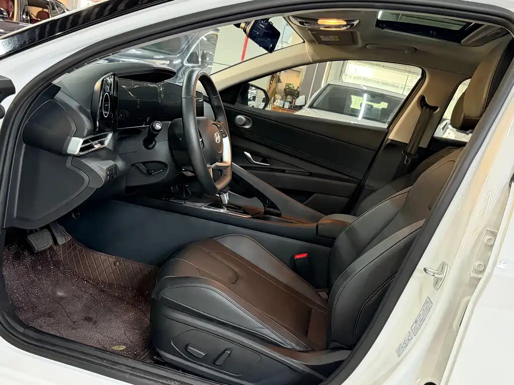 Hyundai Elantra — миниатюра 5
