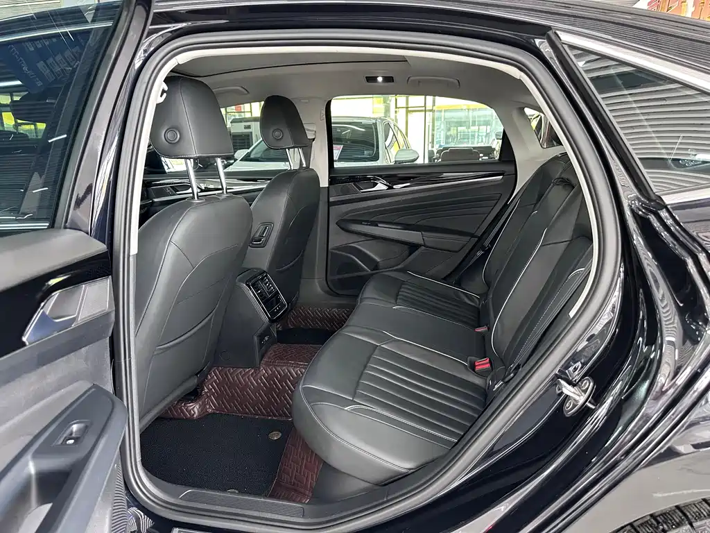 Volkswagen Passat 2022 330TSI Elite