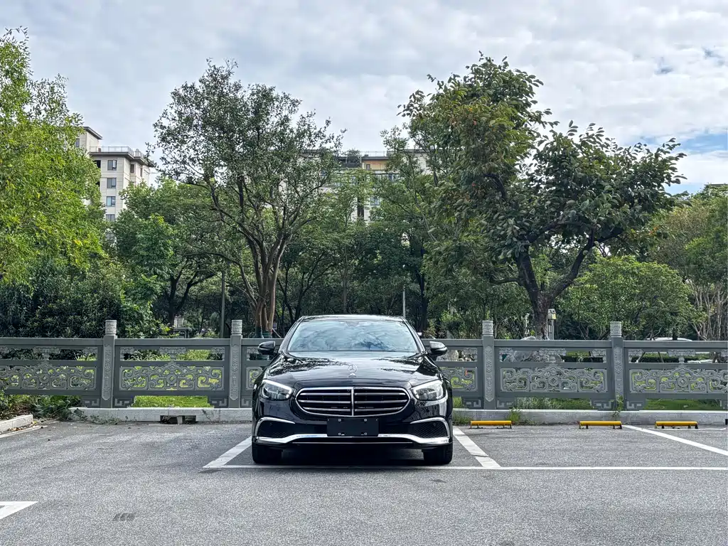 Mercedes-Benz E-Class — миниатюра 2