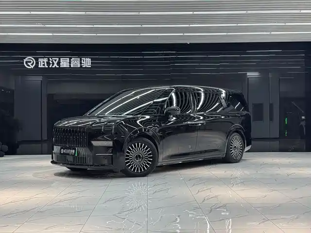 2023 Zeekr 009