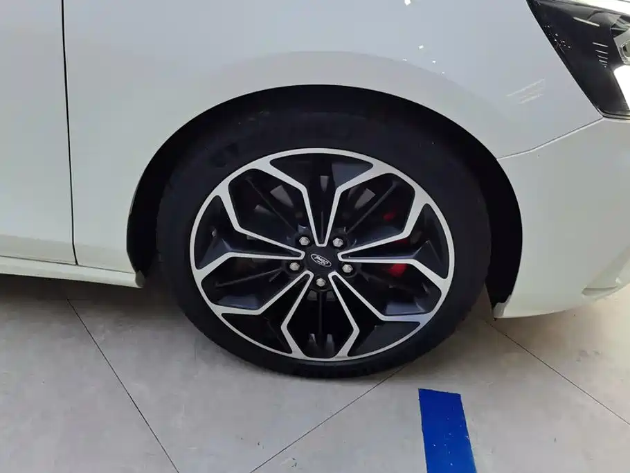 Ford Focus — миниатюра 6