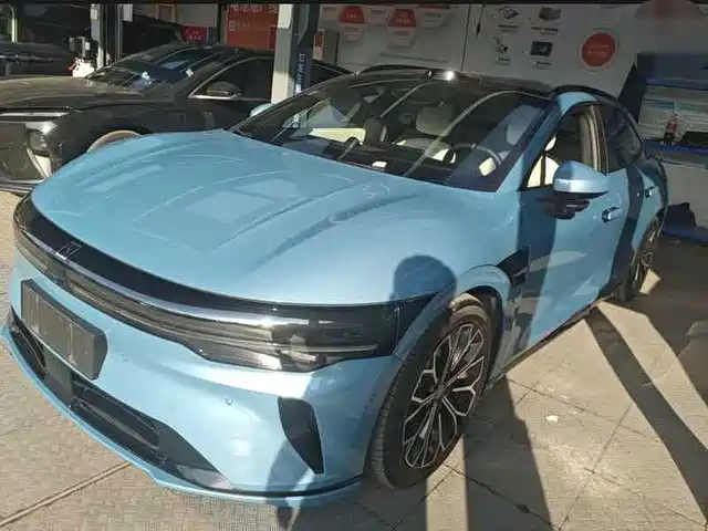 2025 Zeekr 007