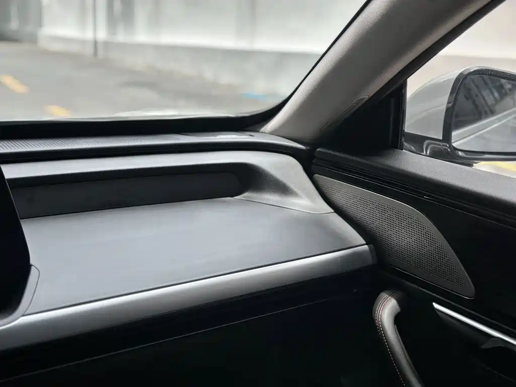 XPeng P7 — миниатюра 16