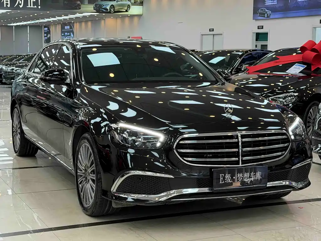 Mercedes-Benz E-Class — миниатюра 3