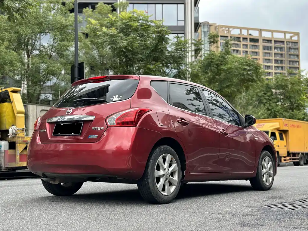 Nissan Tiida — миниатюра 5