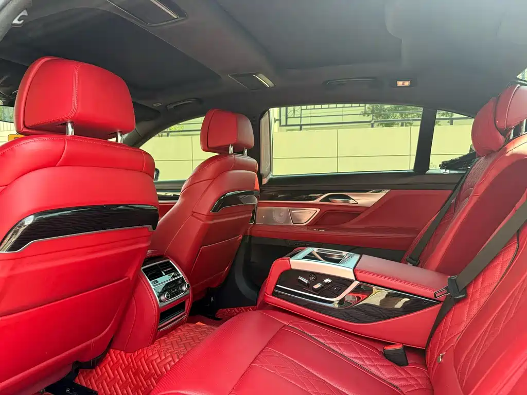 BMW 7 Series — миниатюра 3