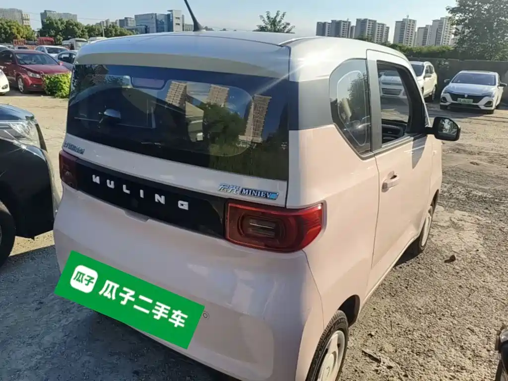 Wuling MINIEV — миниатюра 7
