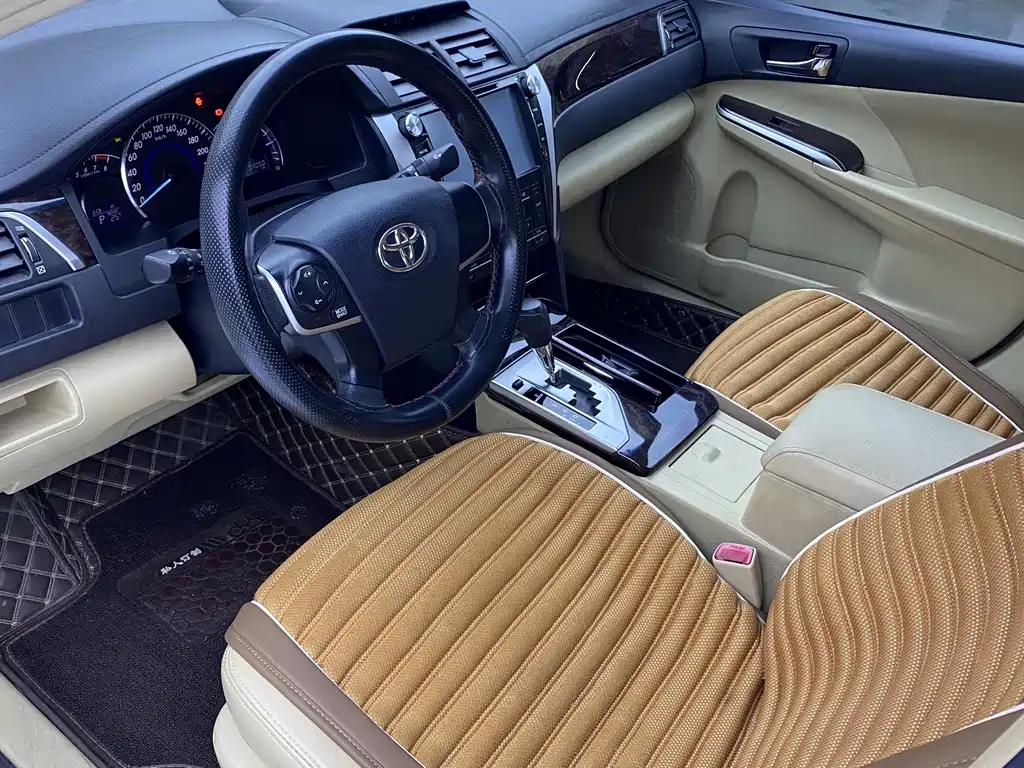 Toyota Camry — миниатюра 8