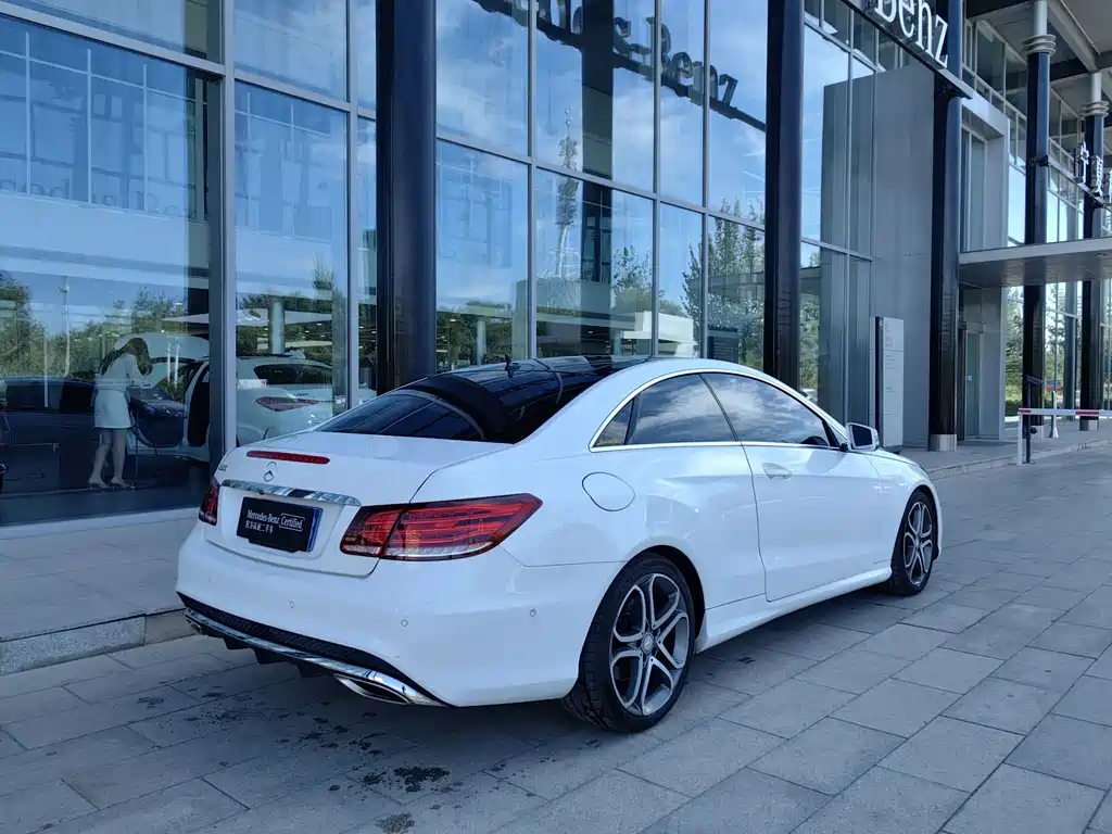 Mercedes-Benz E-Class (Import) — миниатюра 4
