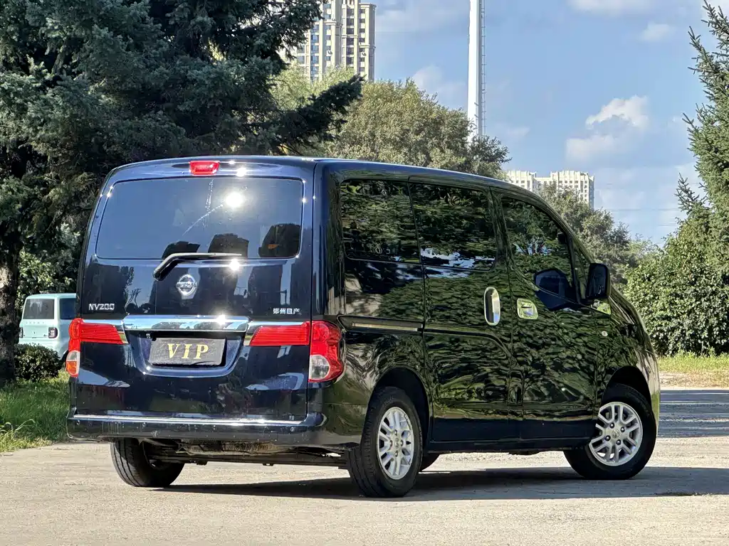 Nissan NV200 — миниатюра 4