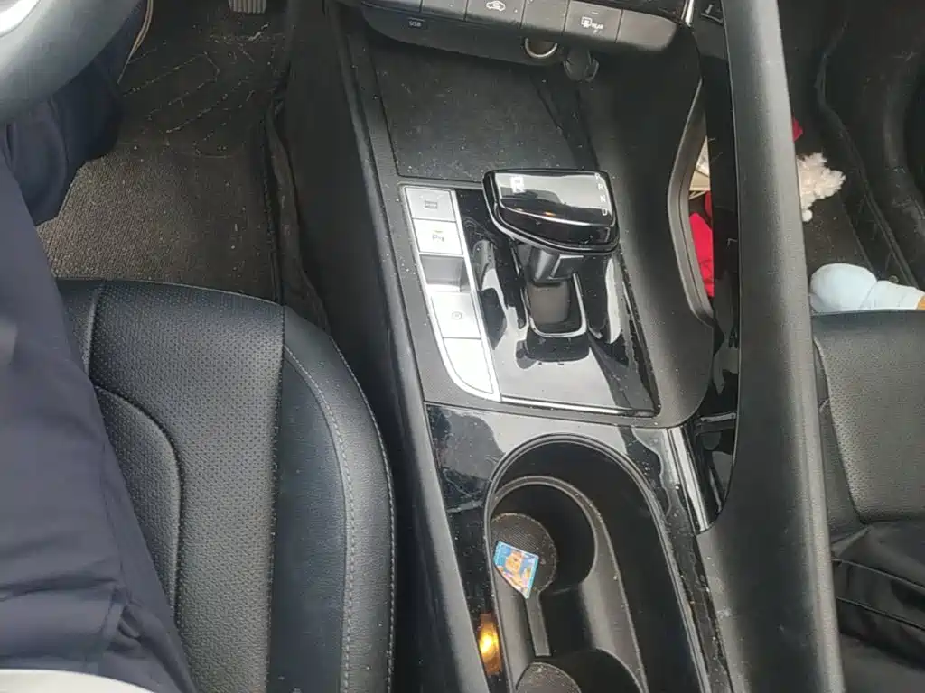 Hyundai Elantra — миниатюра 14