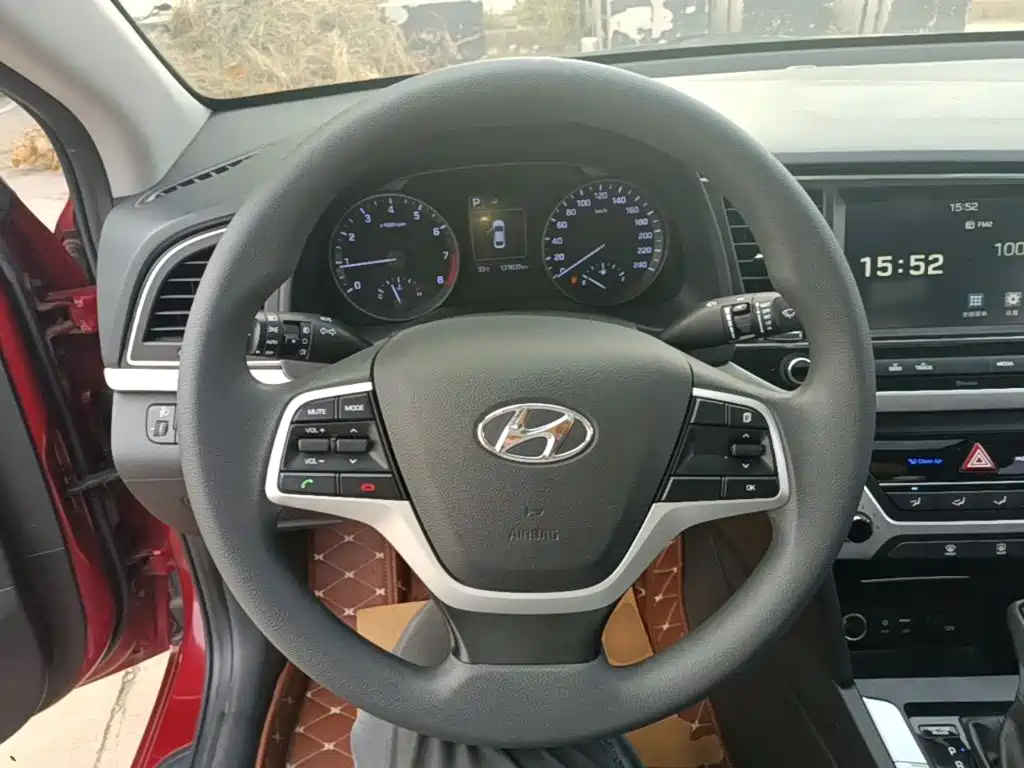 Hyundai Elantra — миниатюра 11