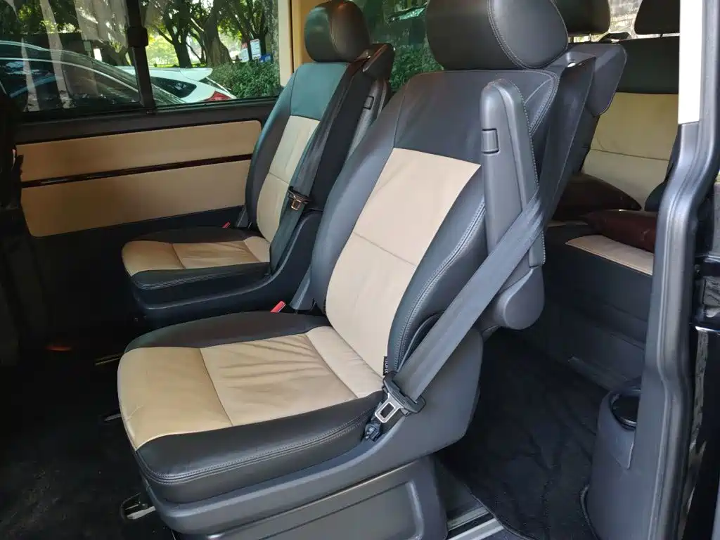 Volkswagen Multivan — миниатюра 18