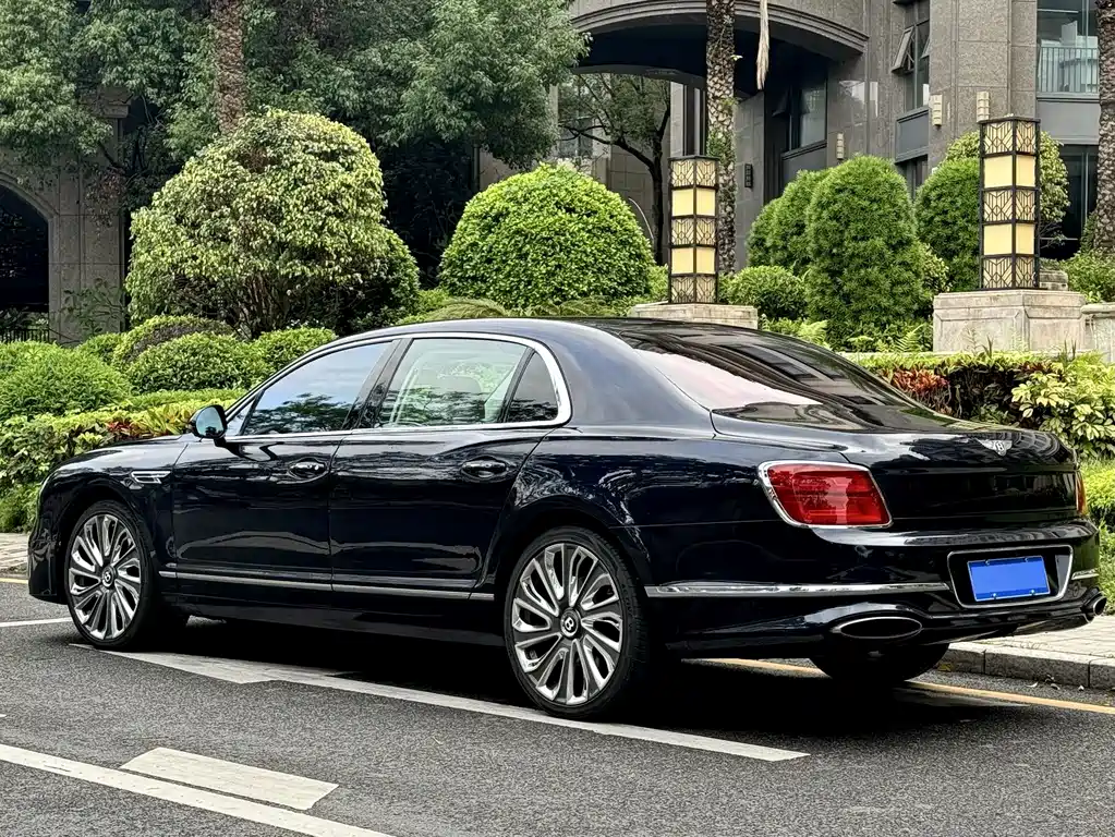 Bentley Flying Spur 2010 6.0T мест