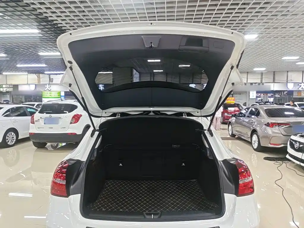Mercedes-Benz GLA — миниатюра 19