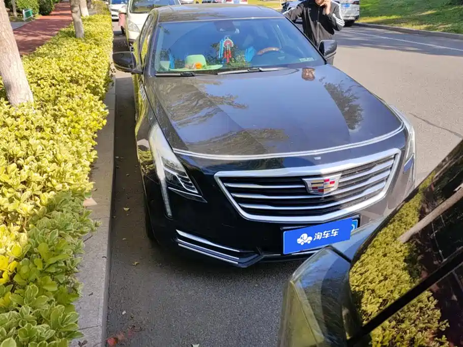 CADILLAC CT6