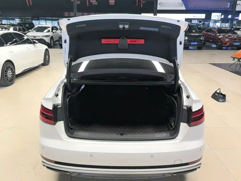 Audi A4L — миниатюра 19