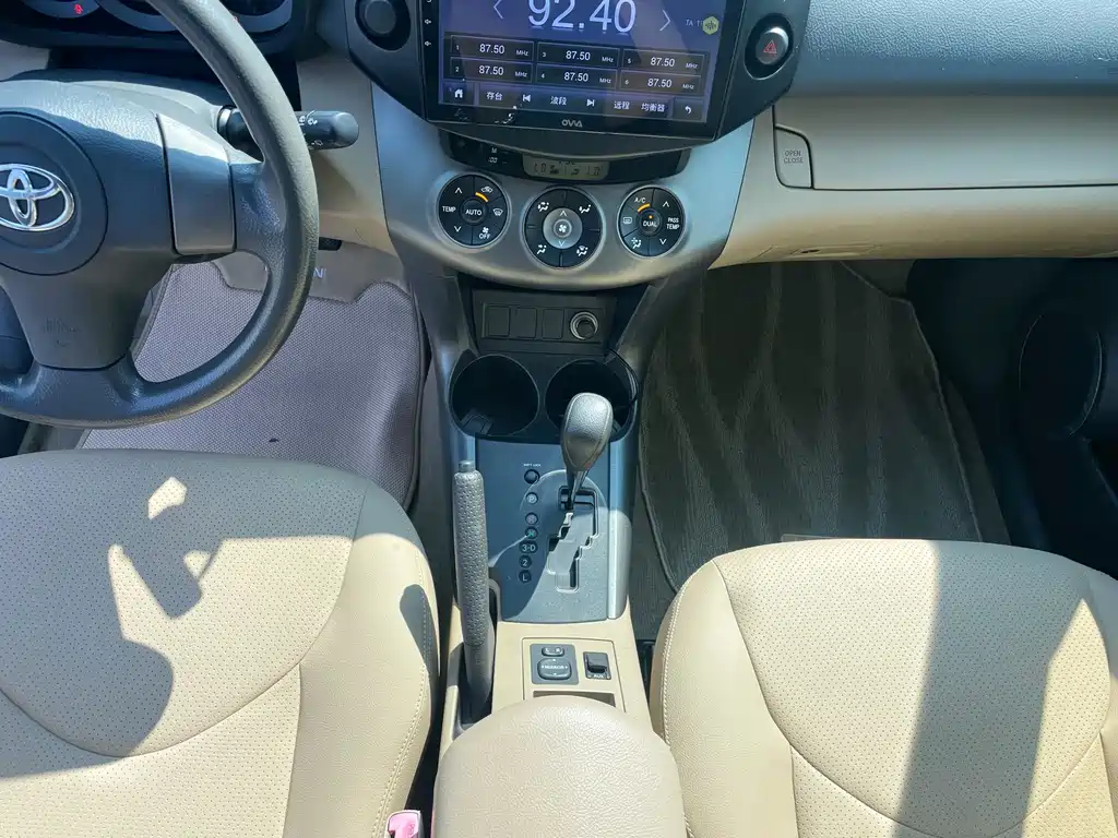 Toyota RAV4 — миниатюра 21