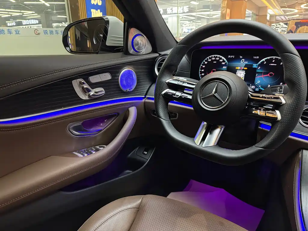 Mercedes-Benz E-Class — миниатюра 15