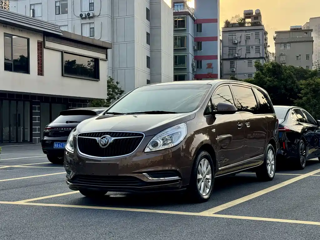 Buick GL8 — миниатюра 2