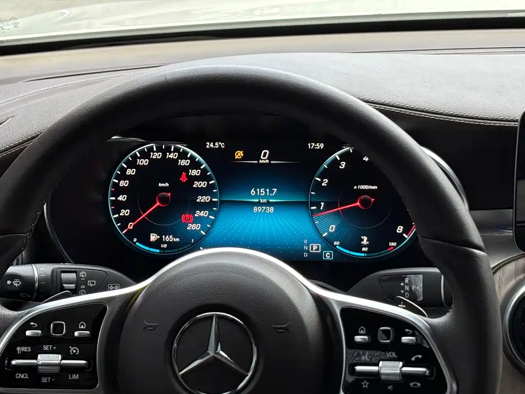 Mercedes-Benz GLC — миниатюра 12