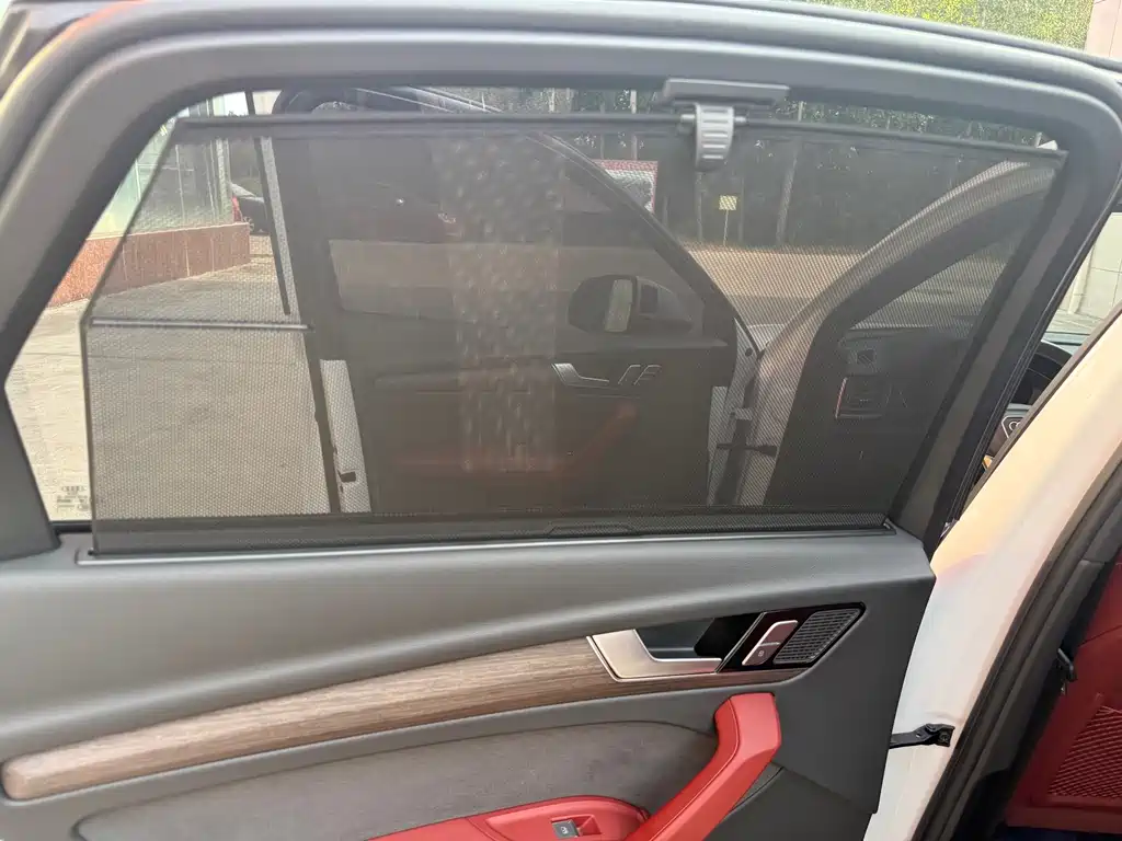 Audi Q5L Sportback — миниатюра 13