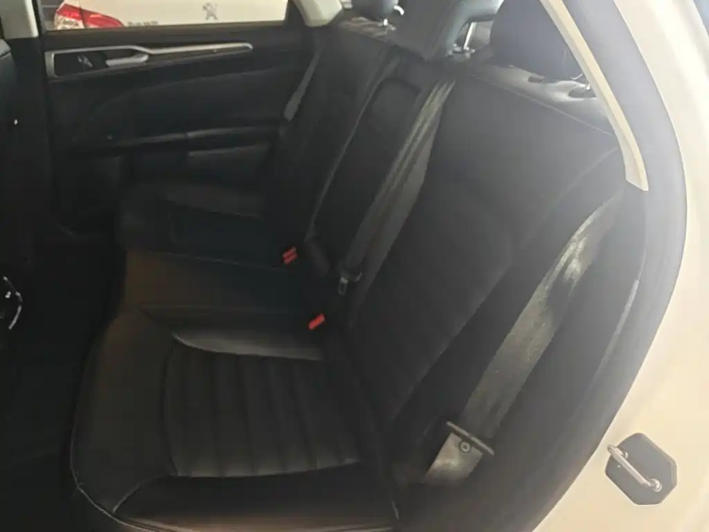 Ford Mondeo — миниатюра 17