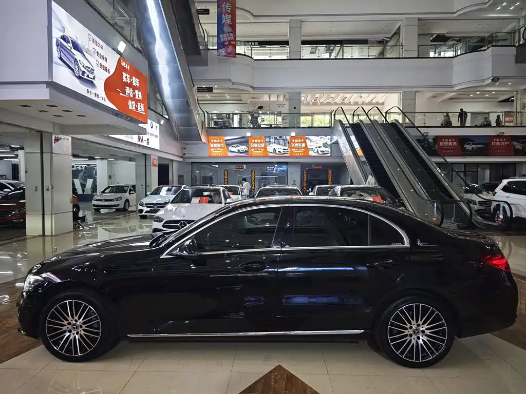 Mercedes-Benz C-Class — миниатюра 3