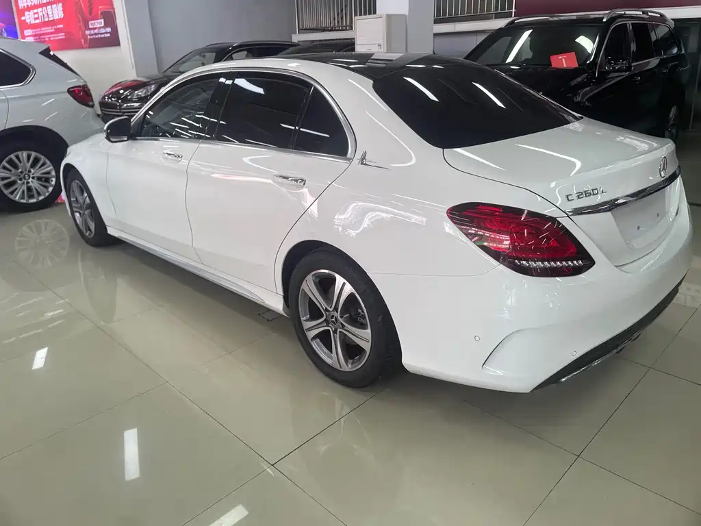 Mercedes-Benz C-Class — миниатюра 8