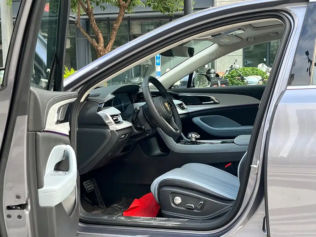 Hongqi Hongqi H5 PHEV — миниатюра 8