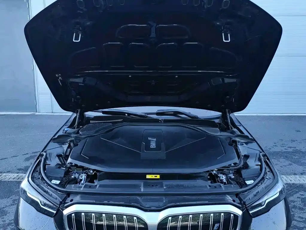 BMW i5 — миниатюра 14