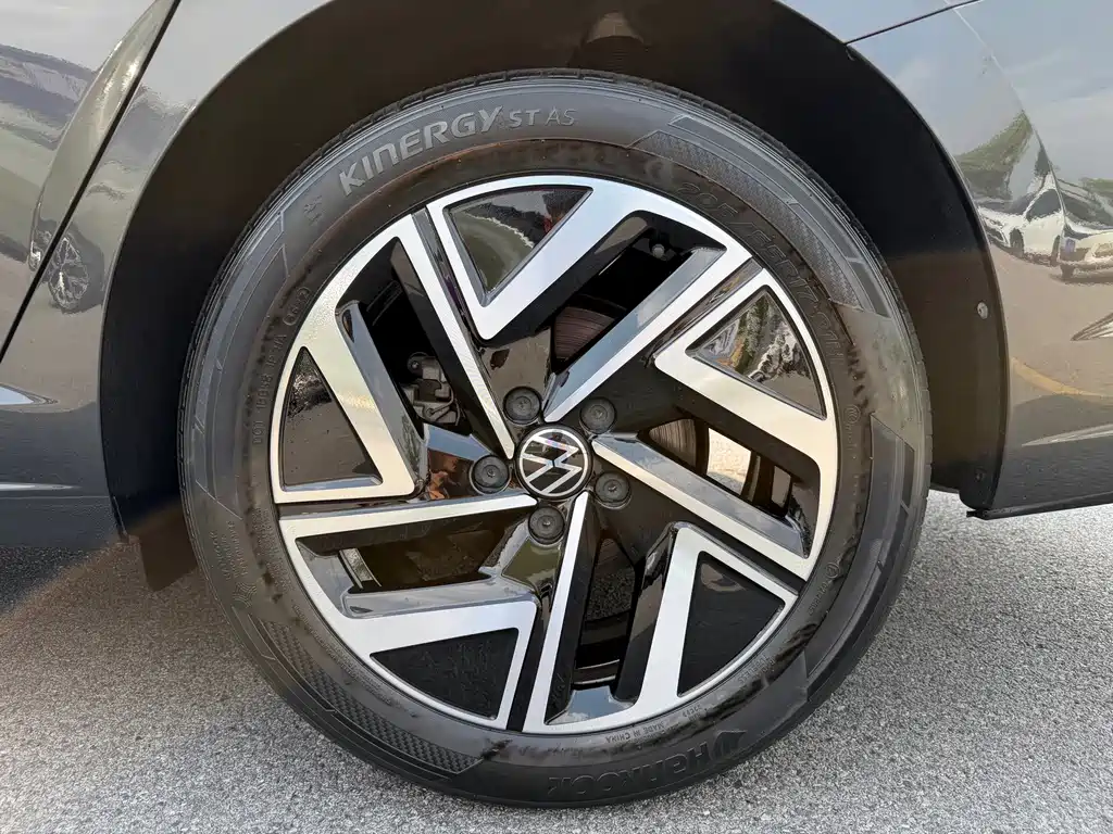 Volkswagen Sagitar — миниатюра 28