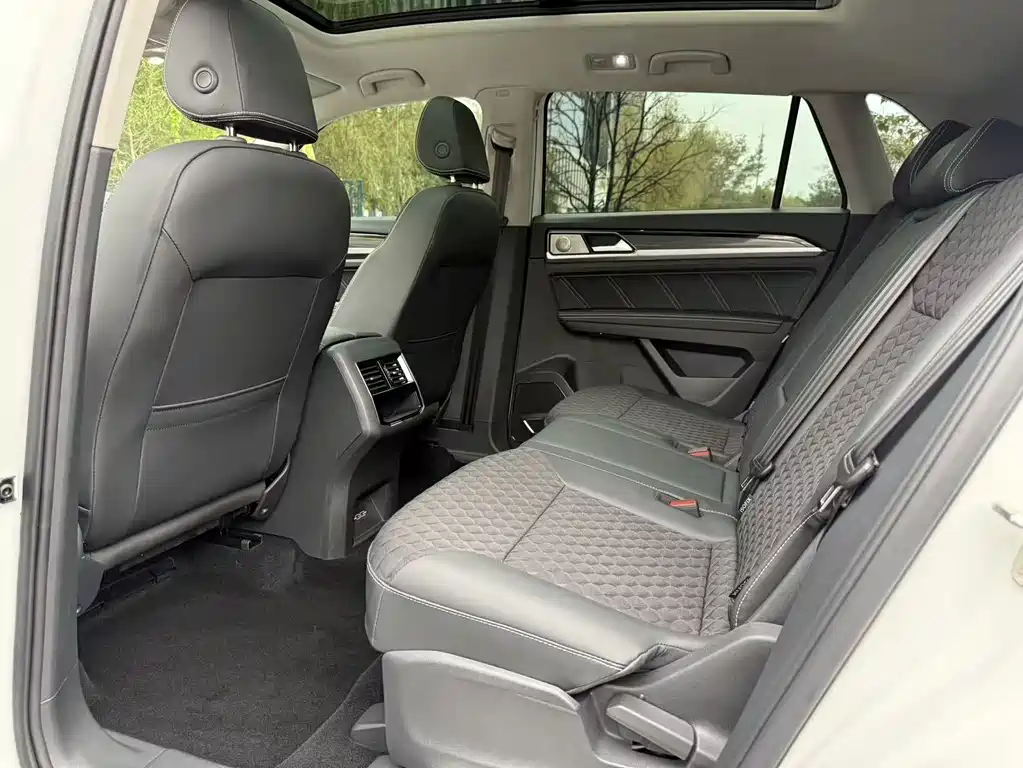 Volkswagen Teramont — миниатюра 5
