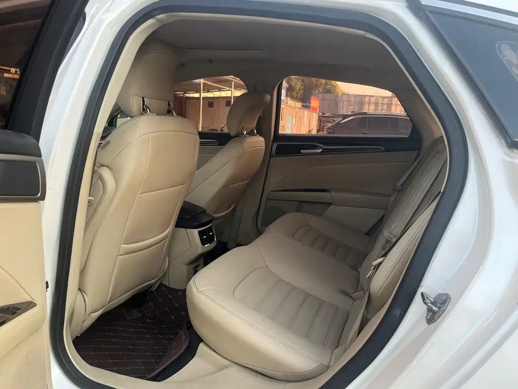 Ford Mondeo — миниатюра 5