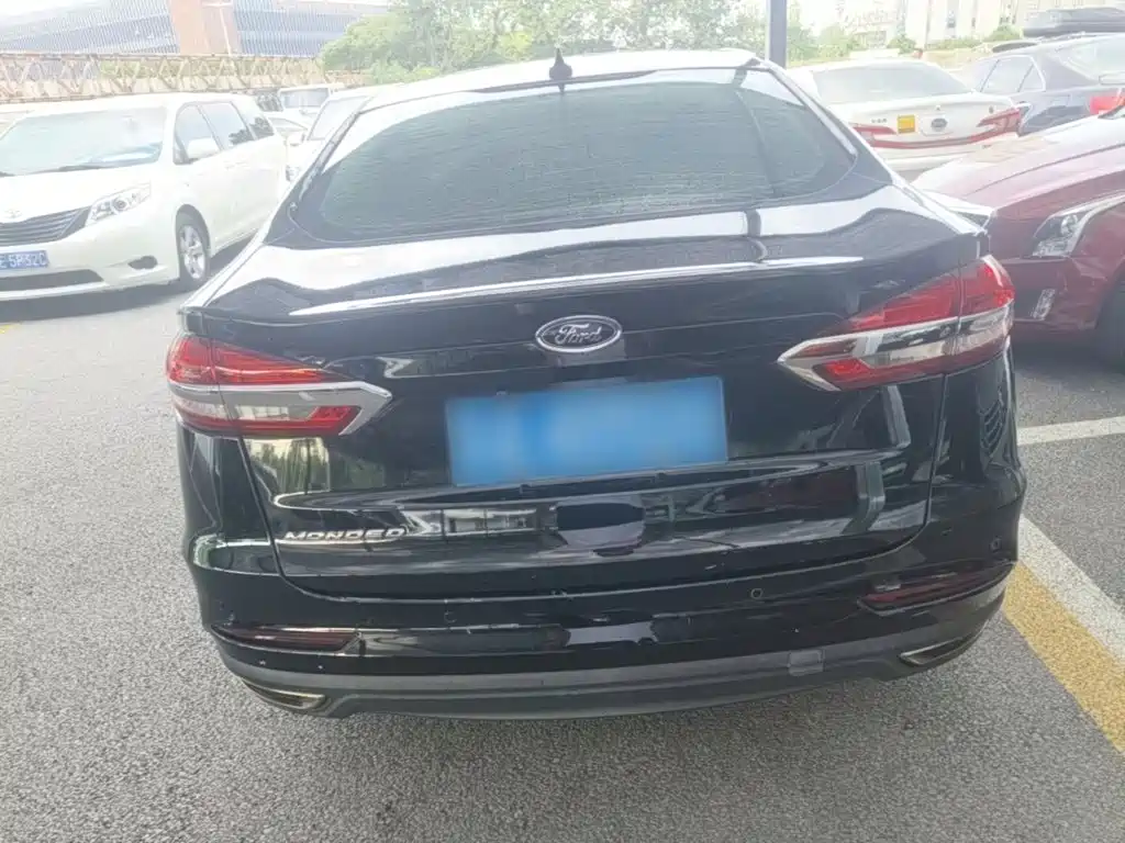 Ford Mondeo — миниатюра 6