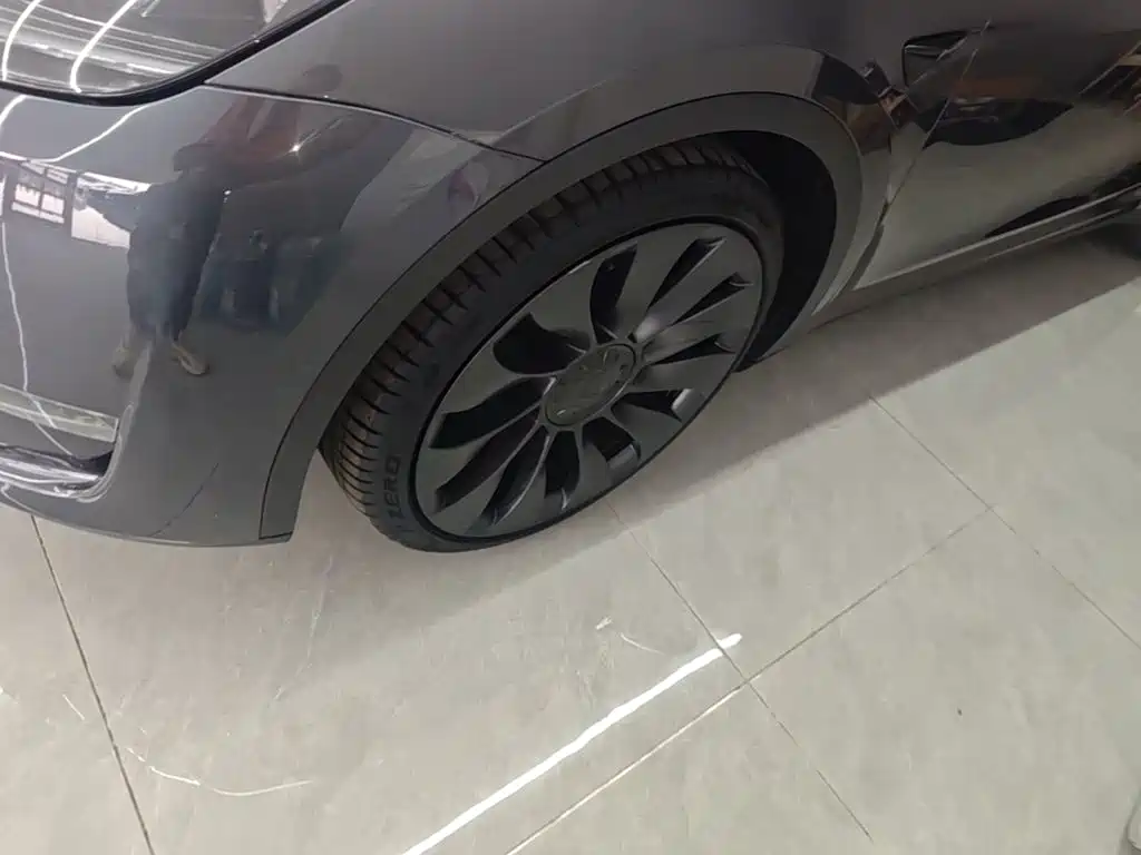 Tesla Model Y — миниатюра 23