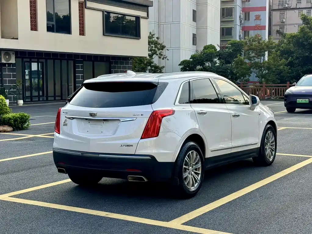 Cadillac XT5 — миниатюра 5